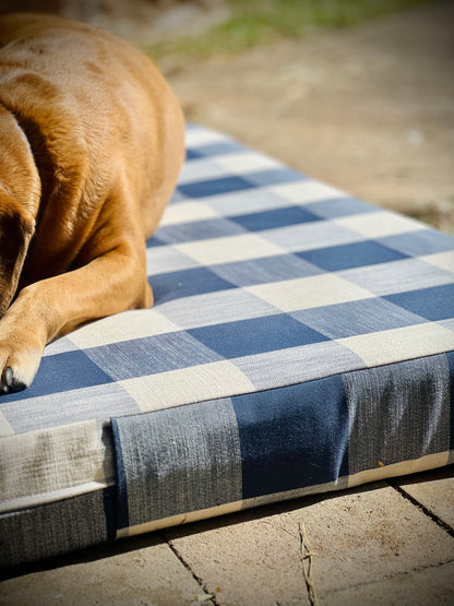 Hamptons  in navy - Pet Bed