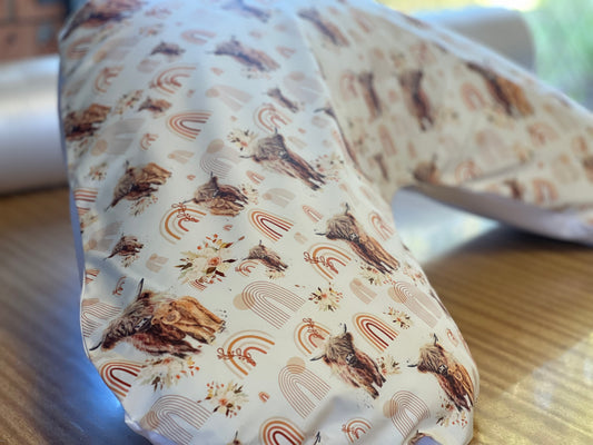 Highland cow  - Boomerang Pillow Case